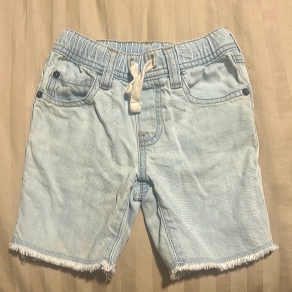 Gap Denim light wash toddler jean shorts size 4T - Picture 1 of 3